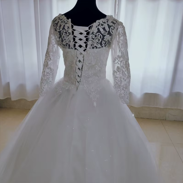 Vestido de Novia Elegante con Encaje y Manga Larga - Imagen 2